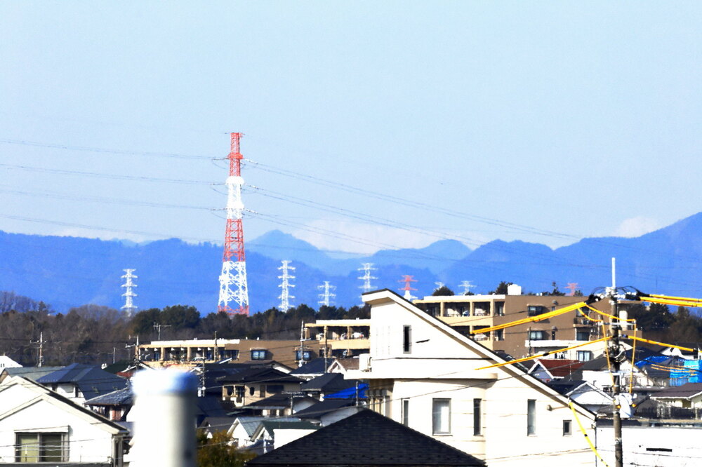 250212_IMG_3962_AD_南アルプス白峰三山霞む_青葉台上_2X3.JPG