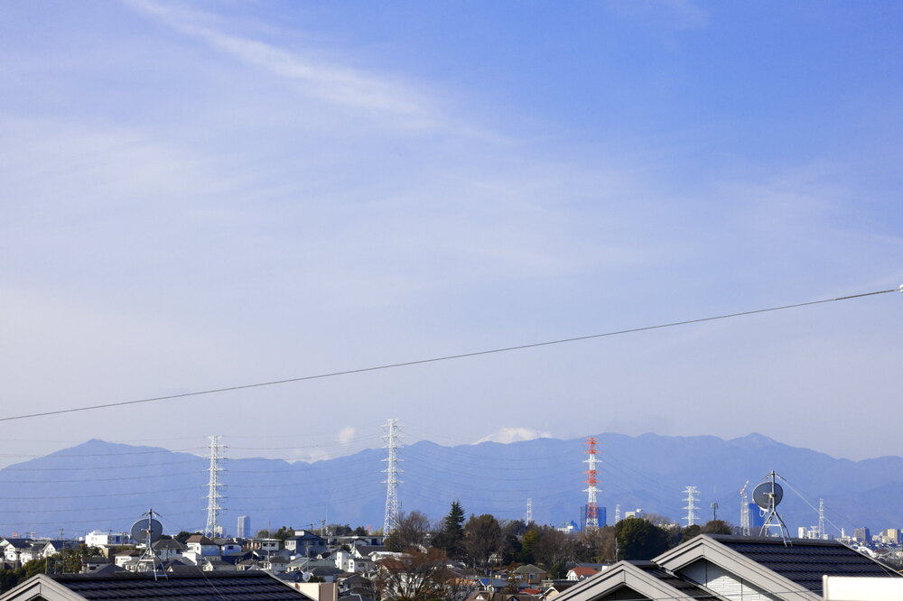 250216_IMG_5381_AD_丹沢山塊濃く霞む_青葉台上Ｂ_2X3.JPG
